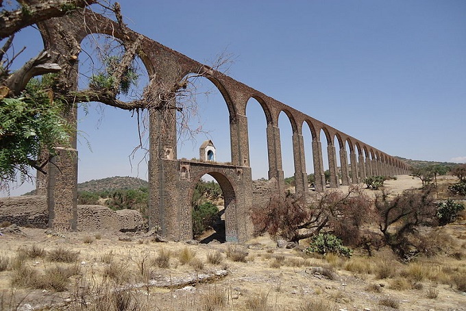 Vuelve a brotar agua en Acueducto Tembleque - Hoy Estado